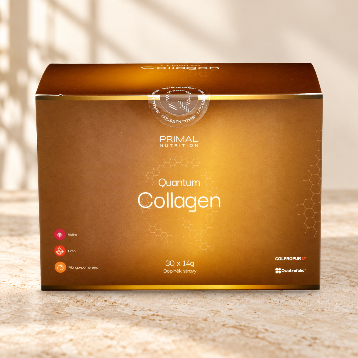 Balení Quantum Collagen od Primal Nutrition na světlém kamenném podkladu